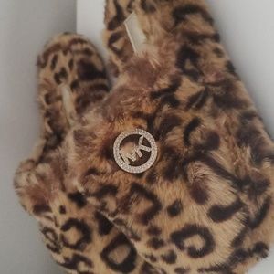 🎀 Michael Kors Slippers 🎀